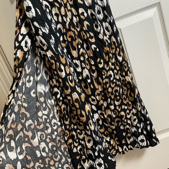 Crimson & Clover Dress" Leopard Print Maxi Dress size small - Picture 4 of 12
